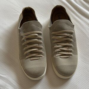 Life Stride Women's Knit Sneakers - Tan